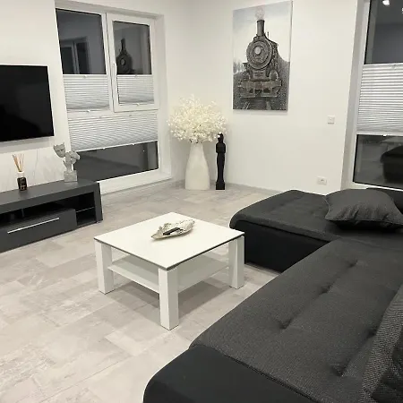 Amazing 2-room Penthouse Cityview W13 公寓