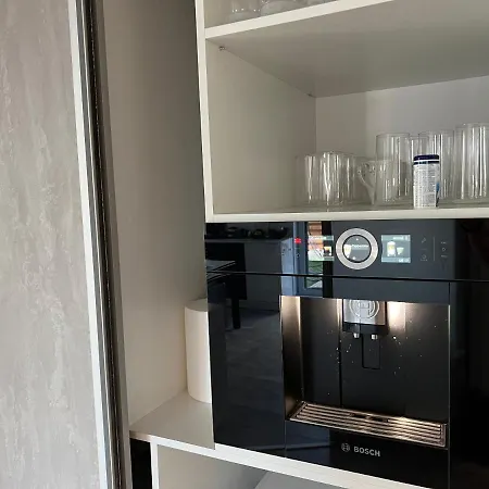 Апартаменты Amazing 2-room Penthouse Cityview W13