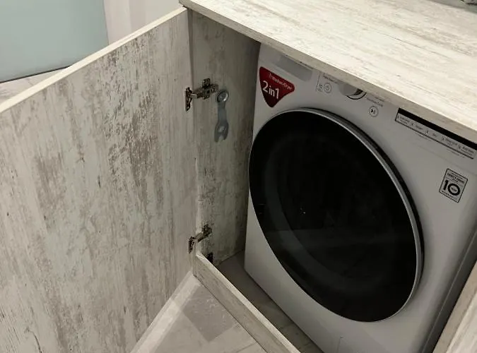 Amazing 2-room Penthouse Cityview W13 * 부쿠레슈티