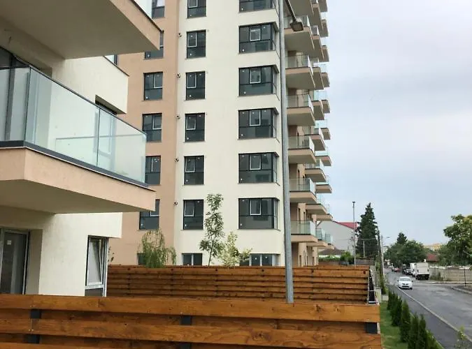 Amazing 2-room Penthouse Cityview W13 Apartman *