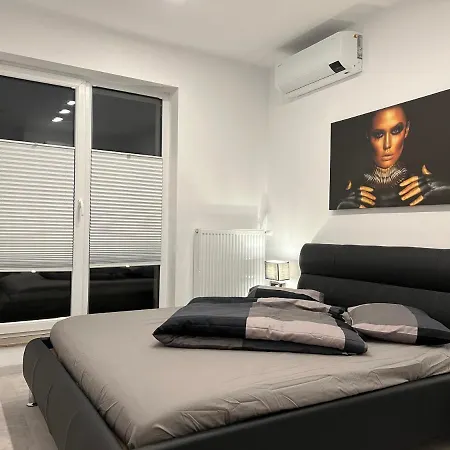 Amazing 2-room Penthouse Cityview W13 דירה *